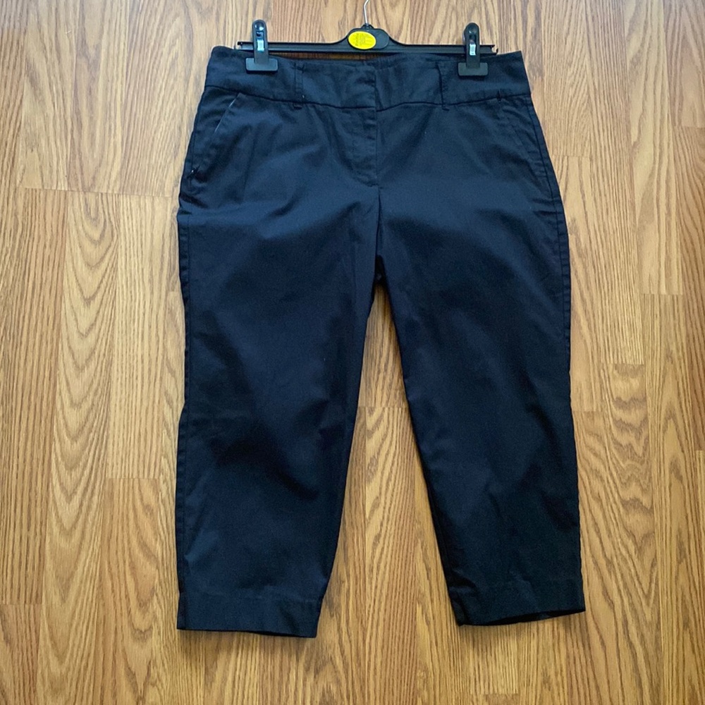 Black Capri pant